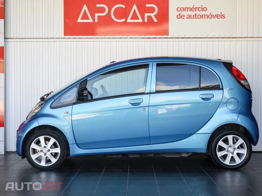 Peugeot iOn Active