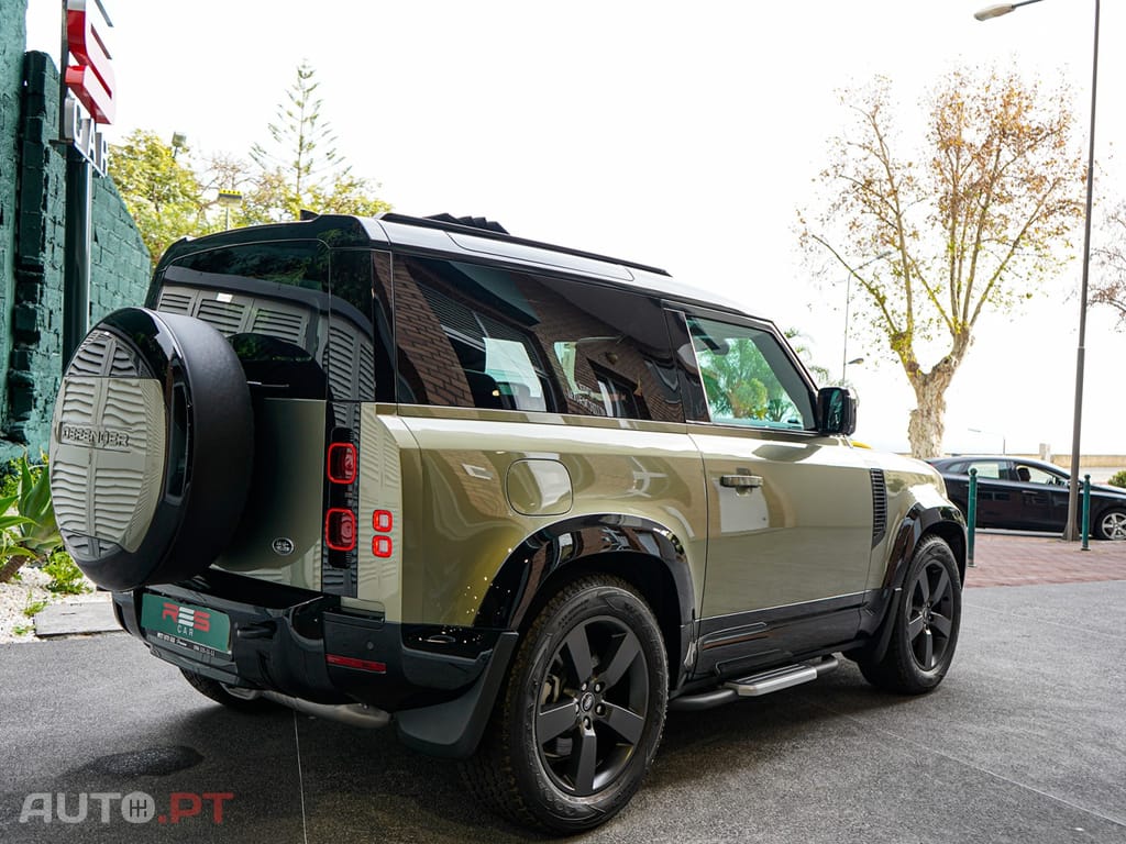 Land Rover Defender 90 D300 X-Dynamic HSE