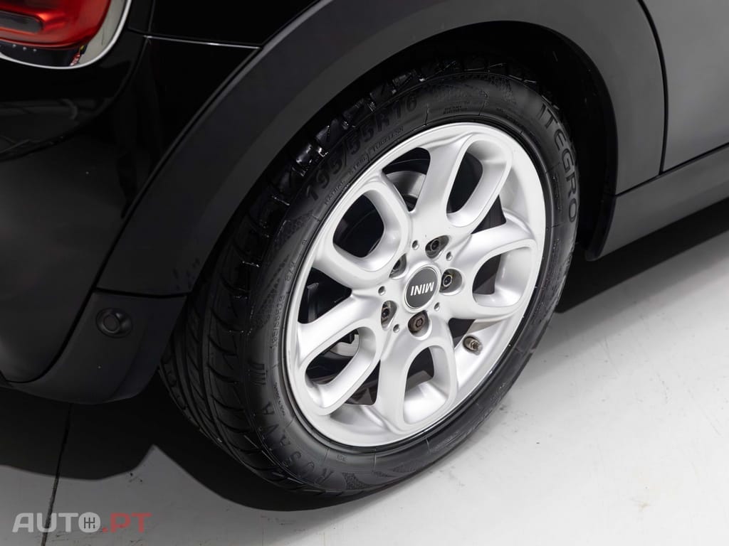 MINI Cooper Cooper S Auto