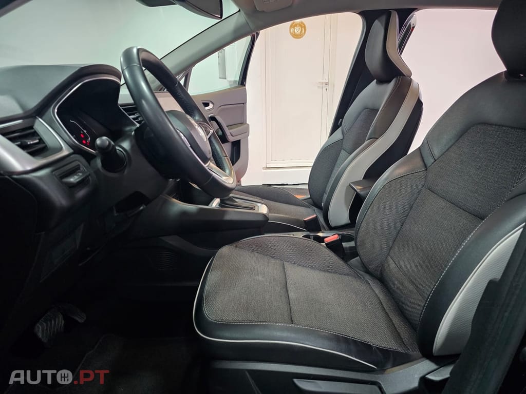 Renault Captur 1.6 E-Tech Full Hybrid Evolution