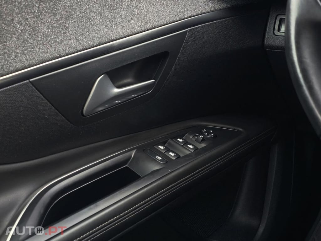 Peugeot 5008 2.0 BlueHDi Allure J18