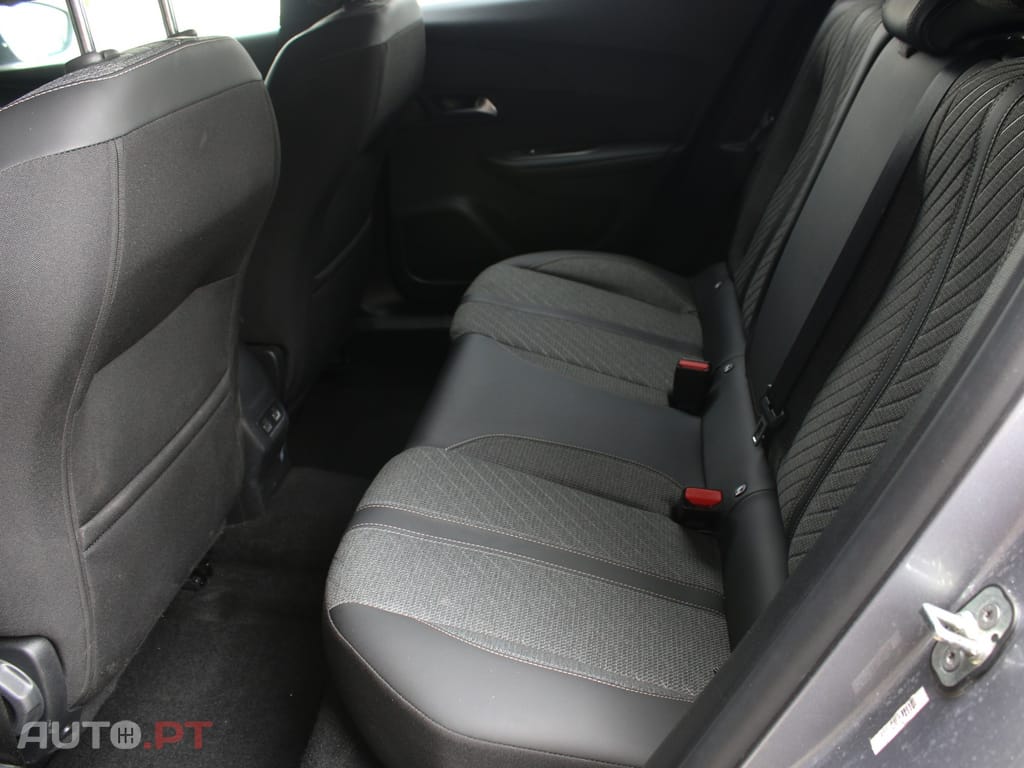 Peugeot 2008 1.2 PureTech Allure