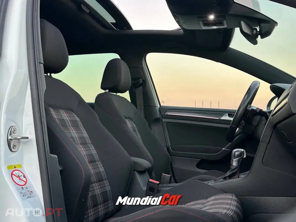 Volkswagen Golf 2.0 TSI GTI DSG Performance