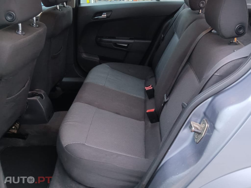 Opel Astra 1.3 CDTi Edition
