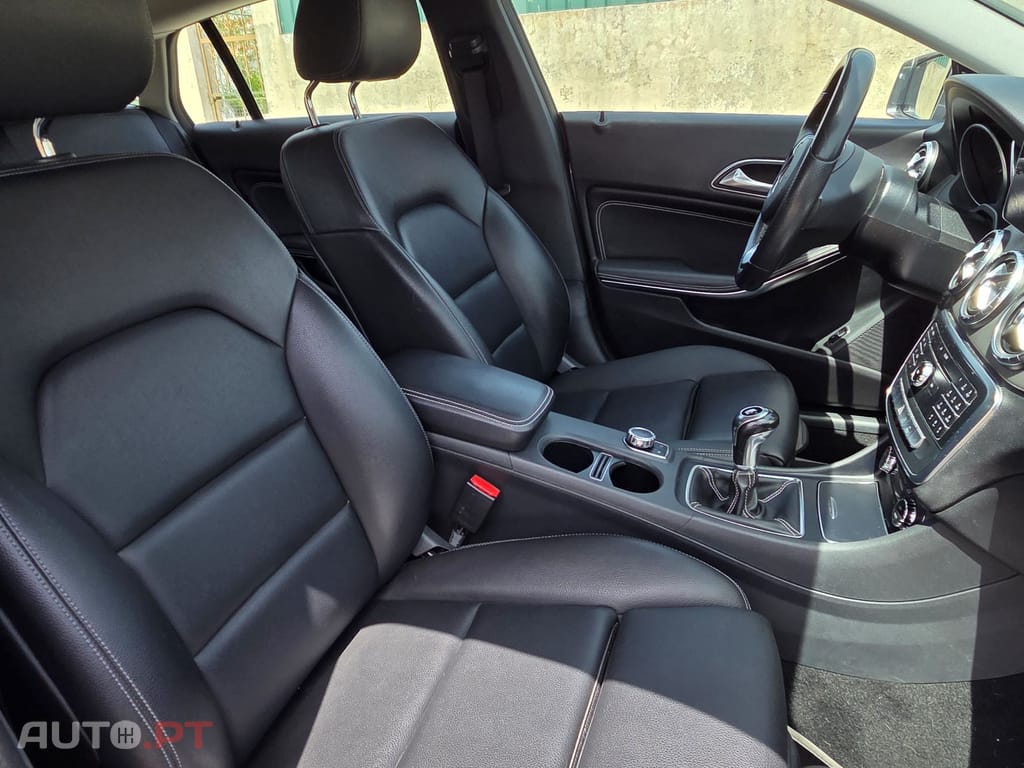 Mercedes-Benz CLA 180 Shooting Brake Urban Fleet Pack Plus