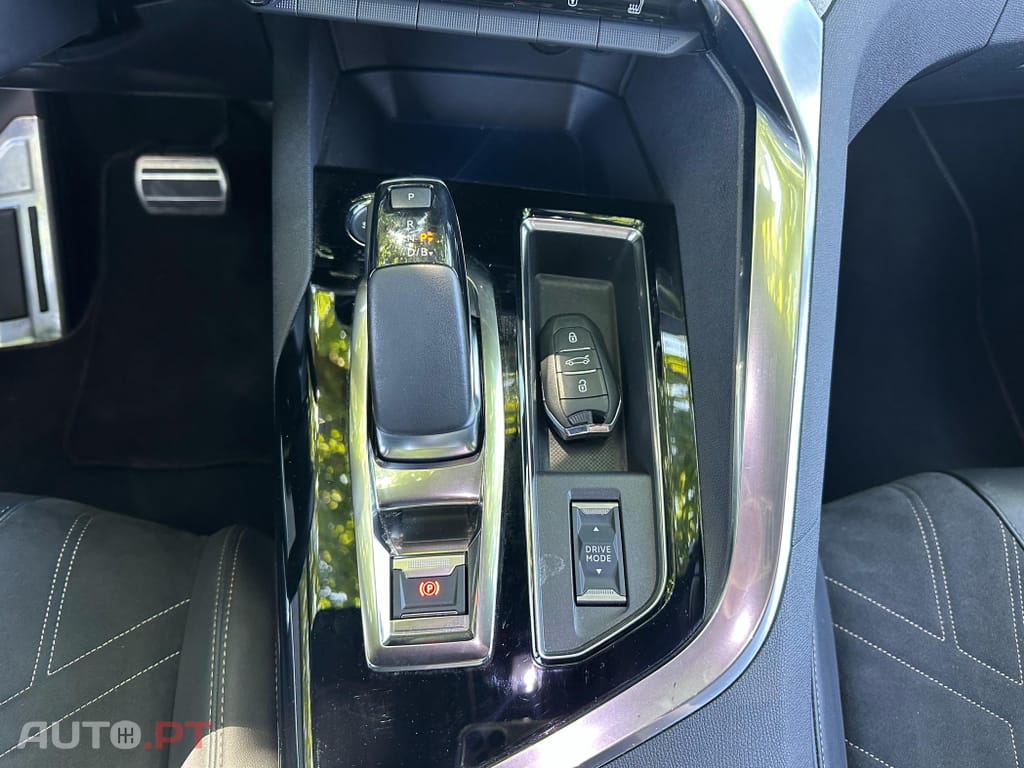 Peugeot 3008 1.6 Hybrid GT Pack e-EAT8