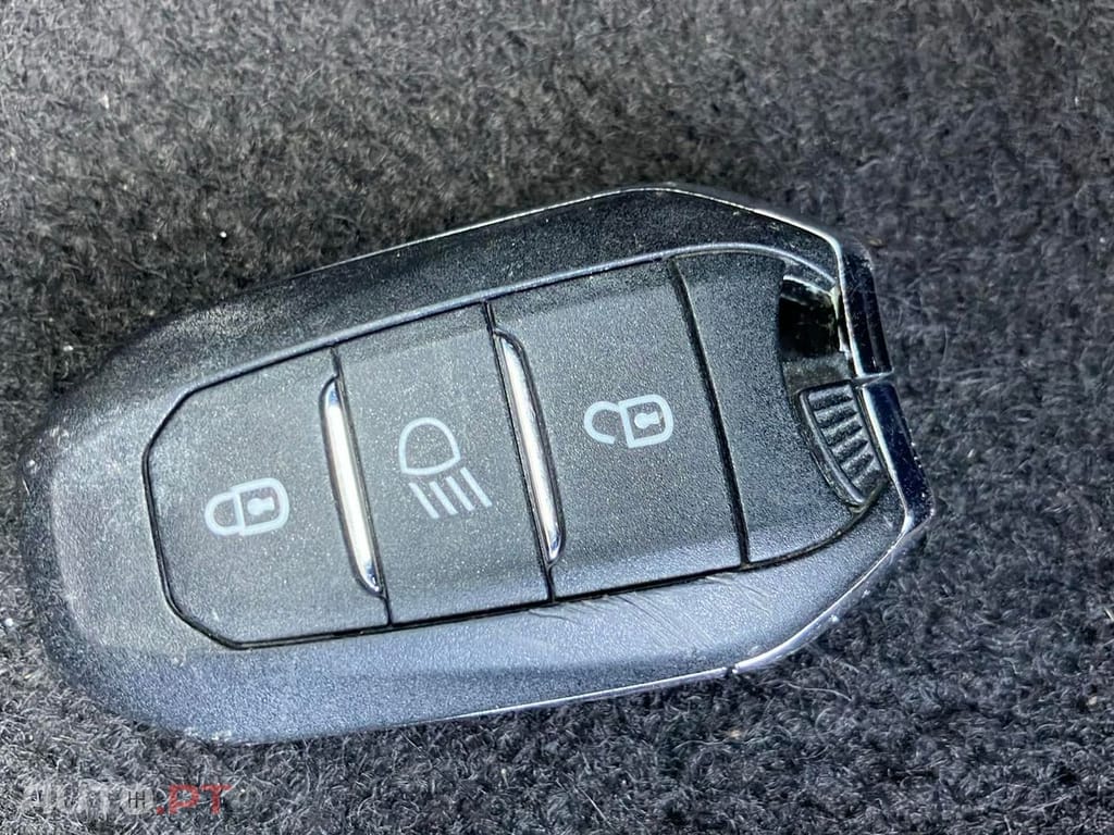 Peugeot 2008 1.5 BlueHDi Allure EAT8
