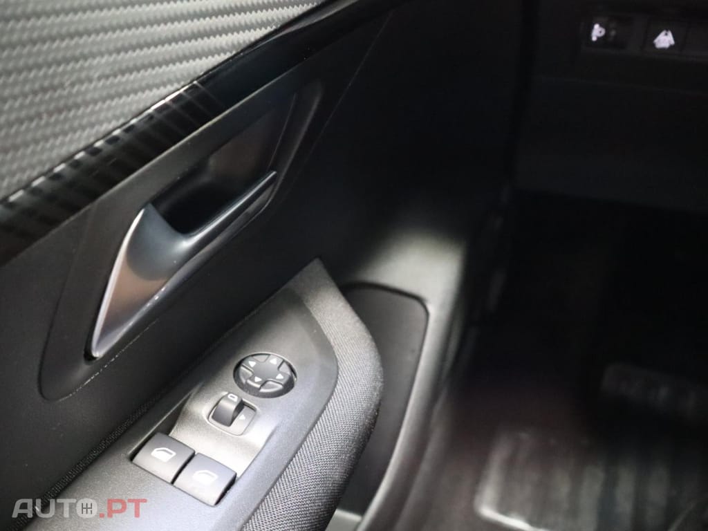 Peugeot E-208 Active Versão Eléctrica