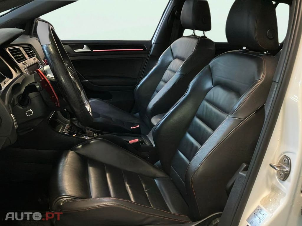Volkswagen Golf 2.0 TSI GTI DSG Performance