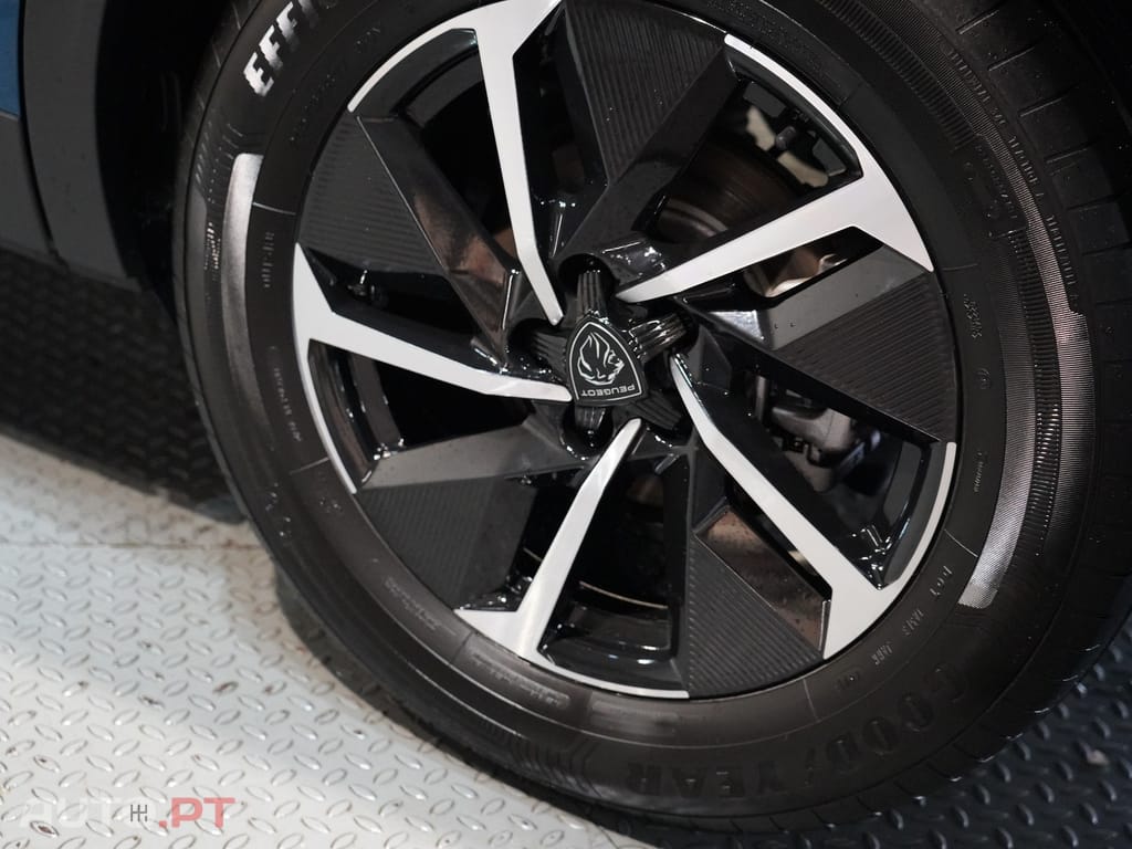 Peugeot 408 1.2 PureTech Allure EAT8