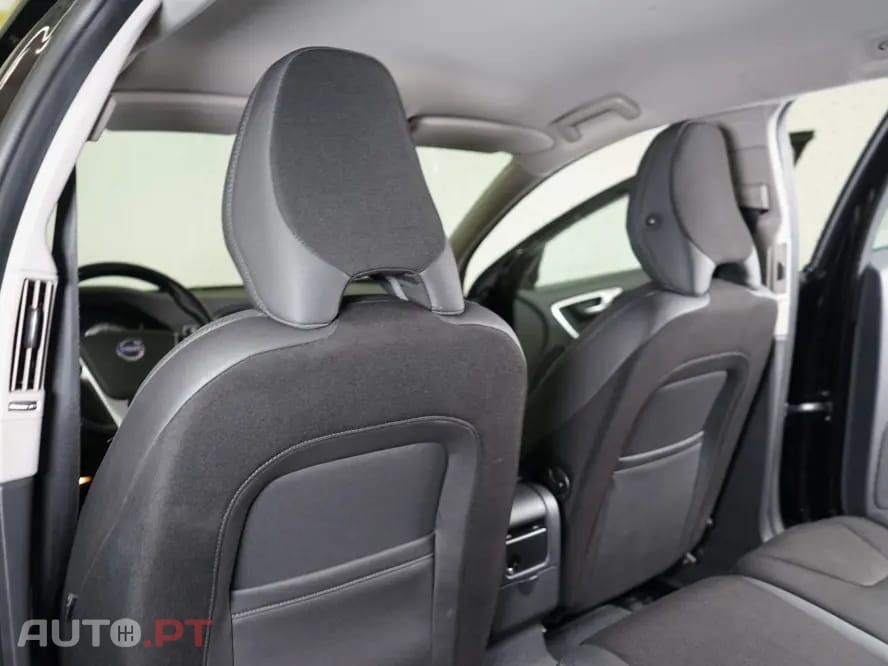 Volvo V60 1.6 D2 Momentum Eco