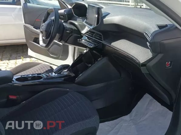 Peugeot E-208 50 KWh Active Pack