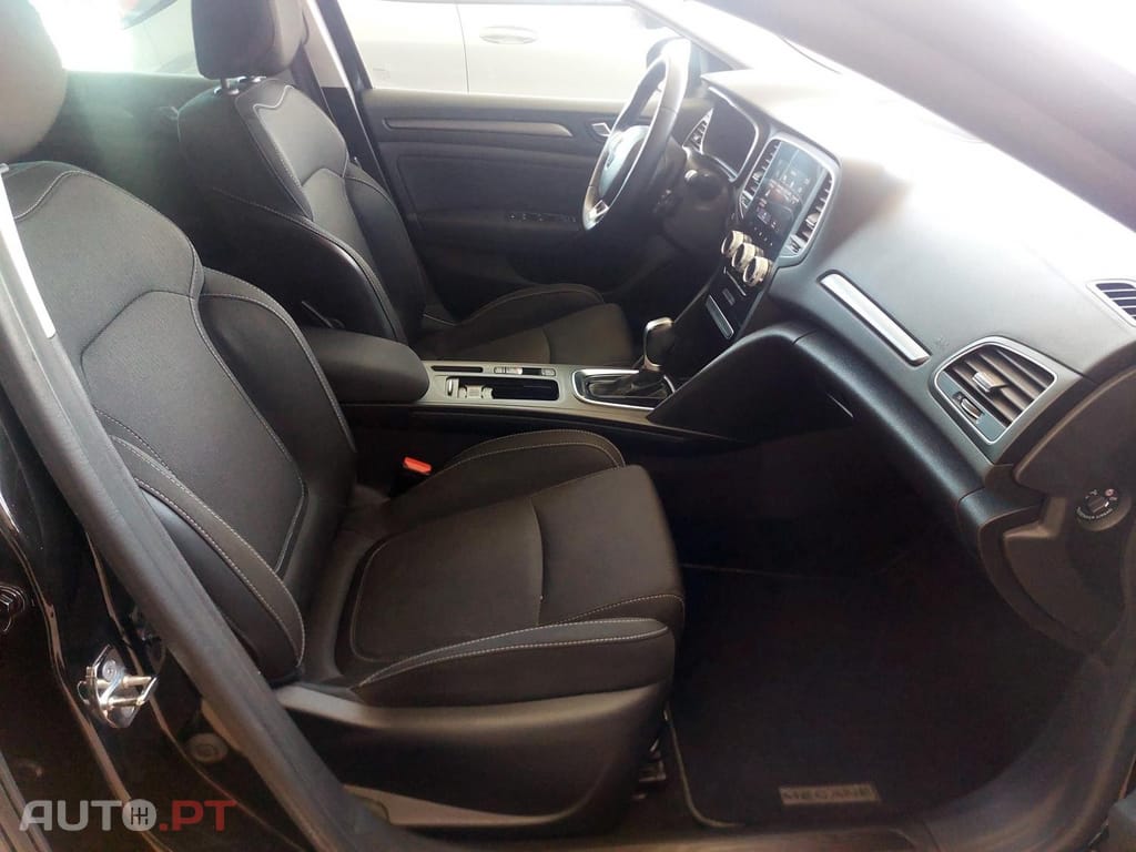 Renault Mégane Sport Tourer  1.6 E-Tech Plug-In Intens