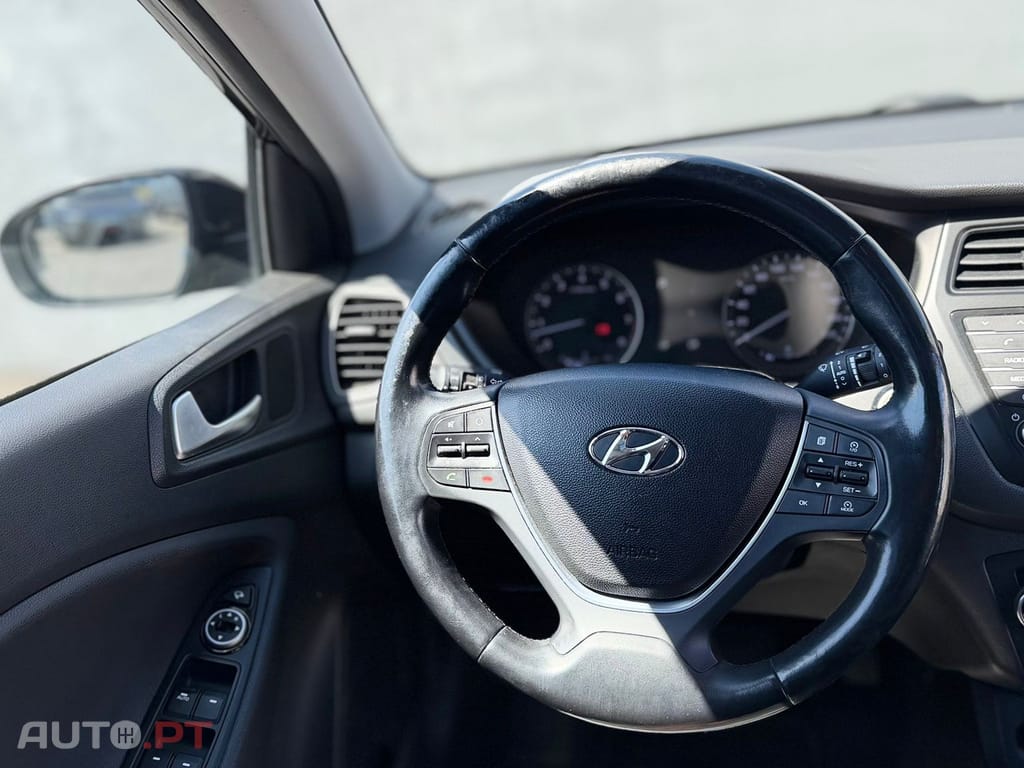 Hyundai i20 1.4 Comfort+Pack Look+JLL16 AT