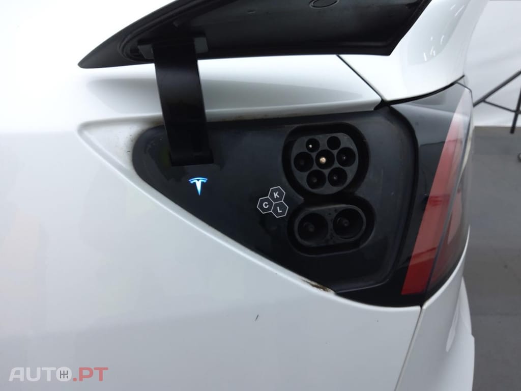 Tesla Model Y Long Range Dual Motor AWD