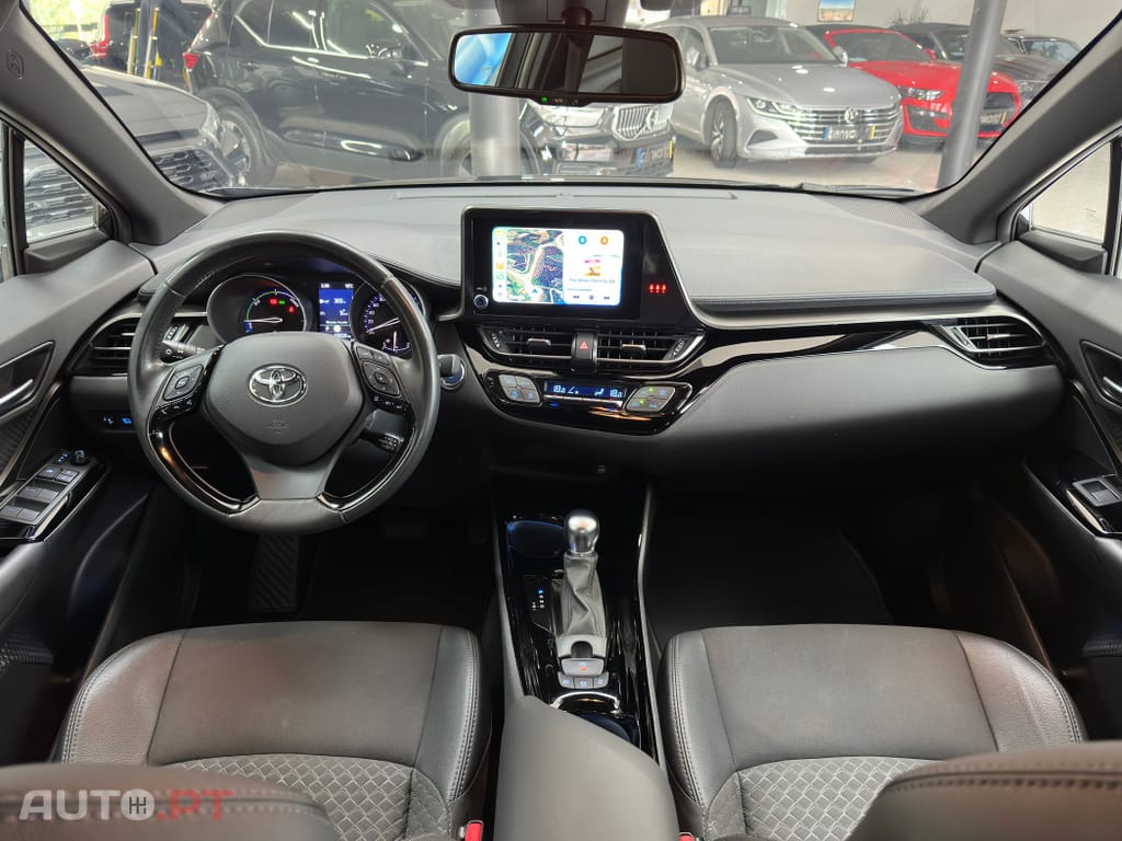 Toyota C-HR 2.0 Hybrid Square Collection