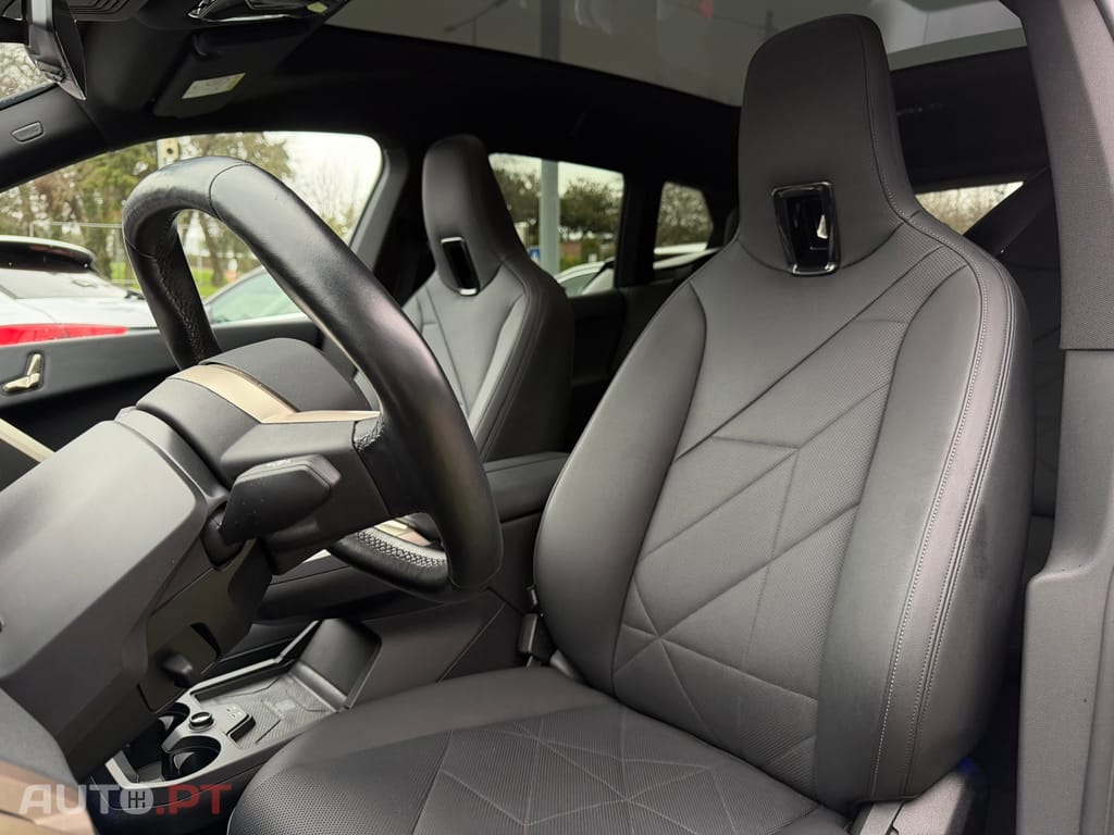 BMW iX xDrive 40 Pack Desportivo