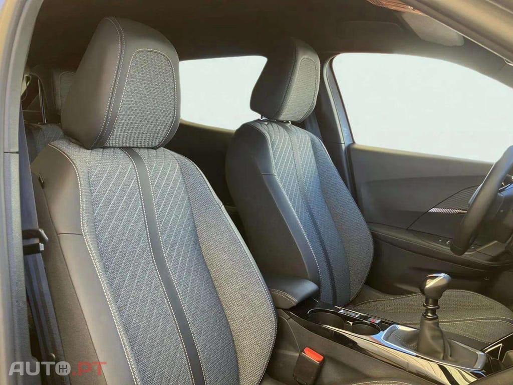 Peugeot 2008 1.2 PureTech Allure