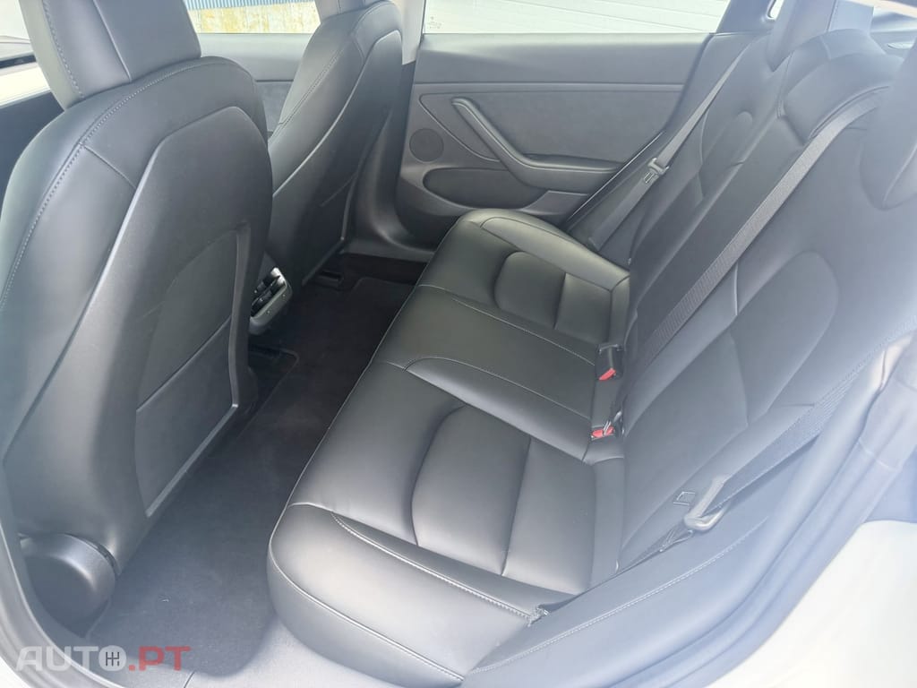 Tesla Model 3 Performance Dual Motor AWD — fotografia 23