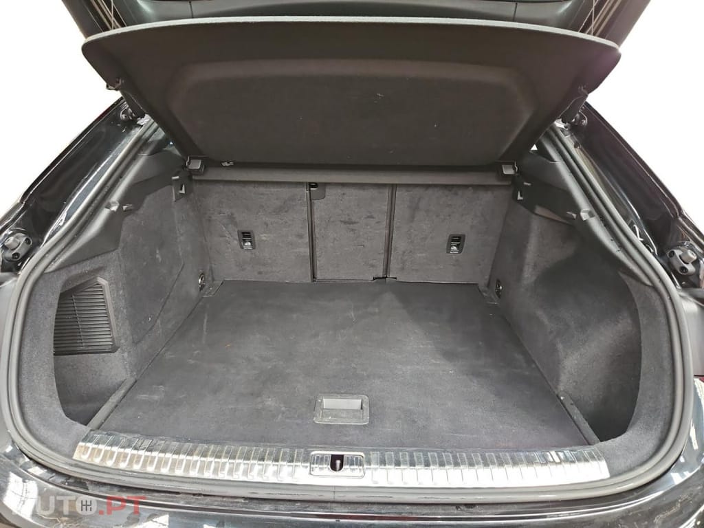 Audi Q3 45 TFSIe S line S tronic