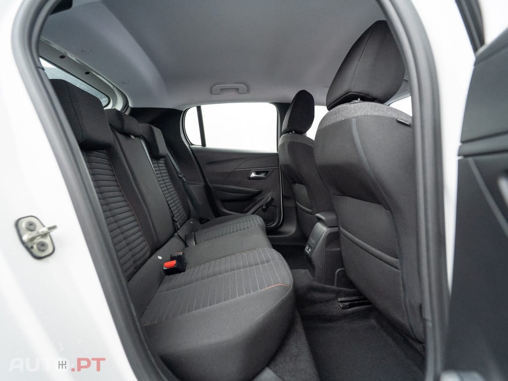 Peugeot E-208 50 kWh Active