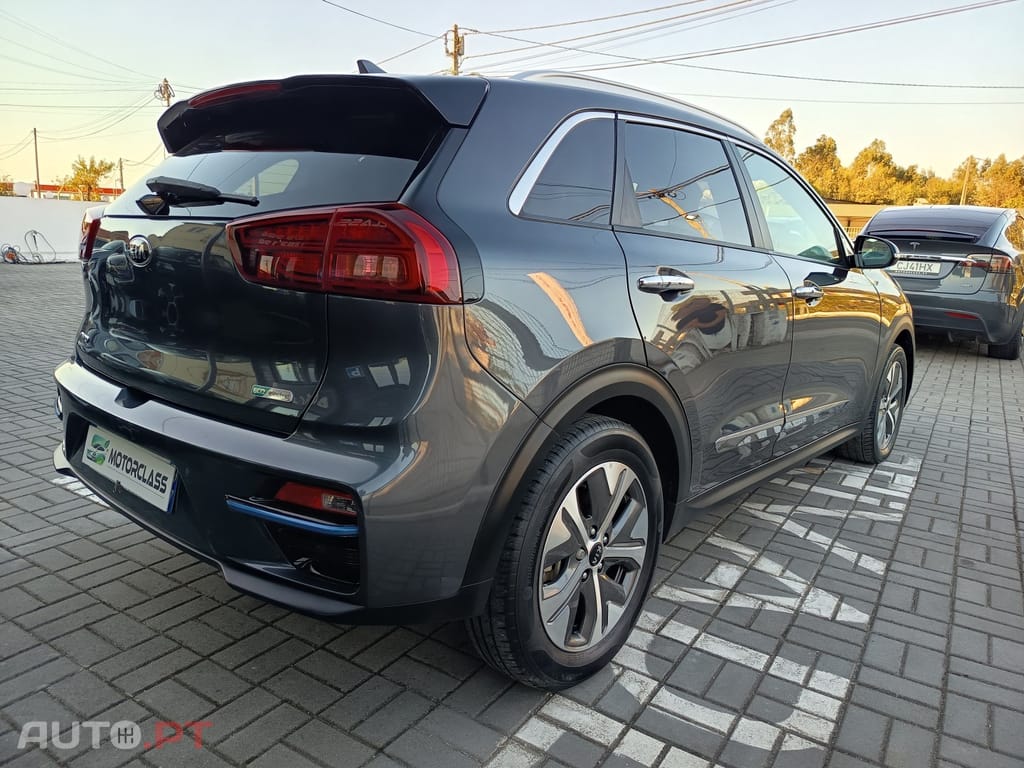 Kia Niro 64kWh — fotografia 11