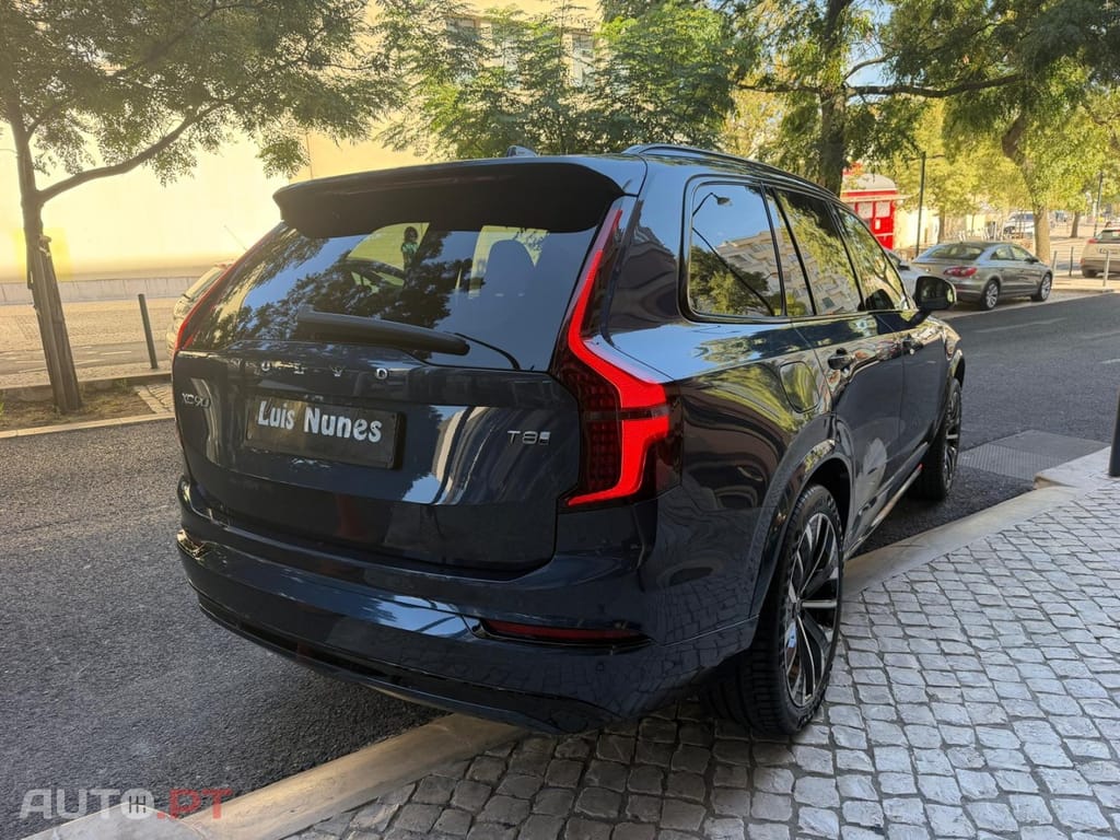Volvo XC90 2.0 T8 PHEV Plus Dark AWD