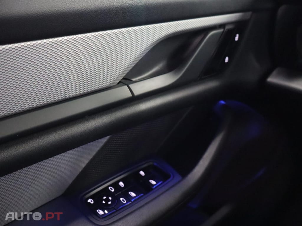 Porsche Taycan Standard