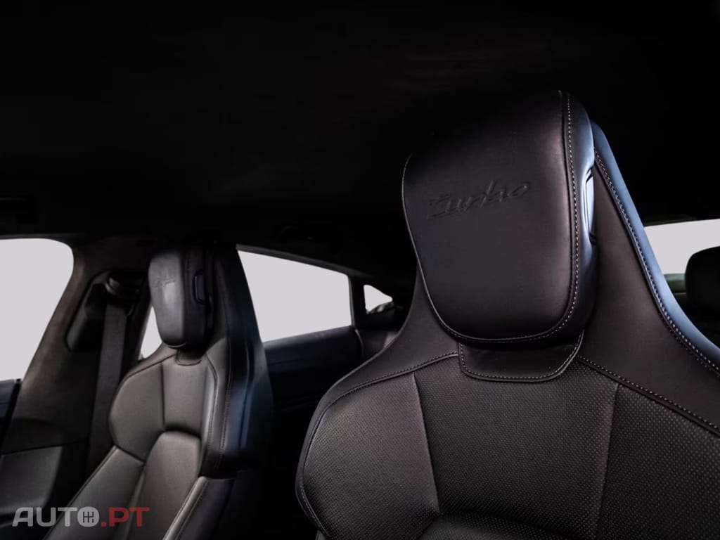 Porsche Taycan TURBO I.V.A DEDUTIVEL 