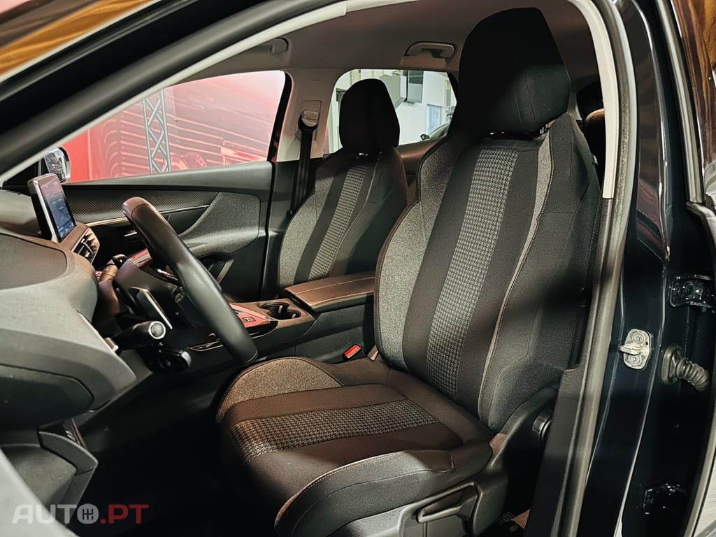 Peugeot 3008 1.2 PureTech Allure EAT8