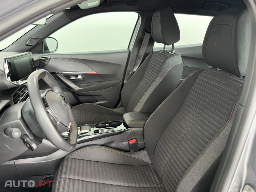 Peugeot E-2008 50 kWh Active