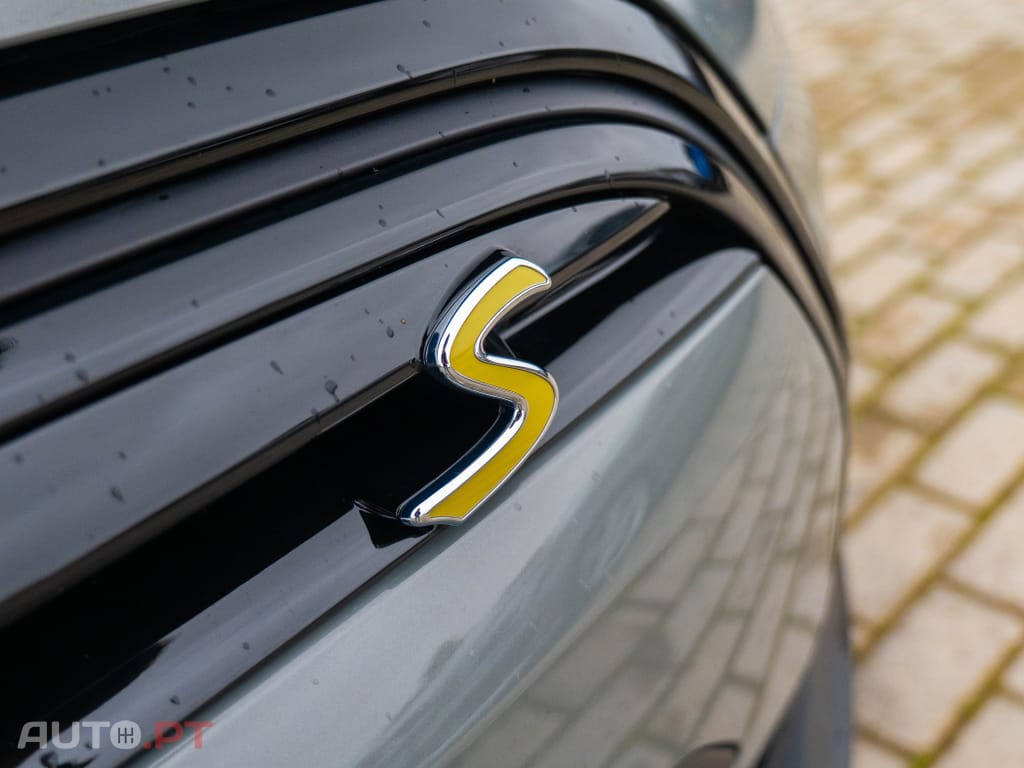 MINI Cooper Cooper SE Yours