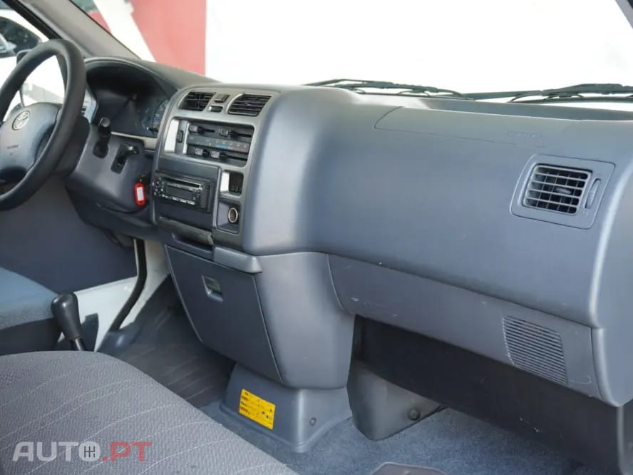 Toyota HiAce 2.5 D-4D Service 2.8T