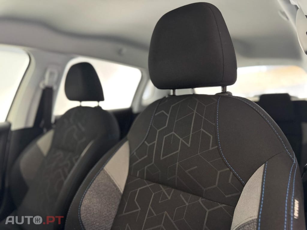 Peugeot 2008 1.2 PureTech Signature