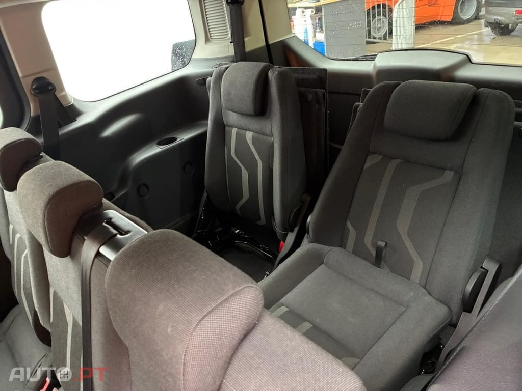 Ford Tourneo Grand 1.5TDCi Trend