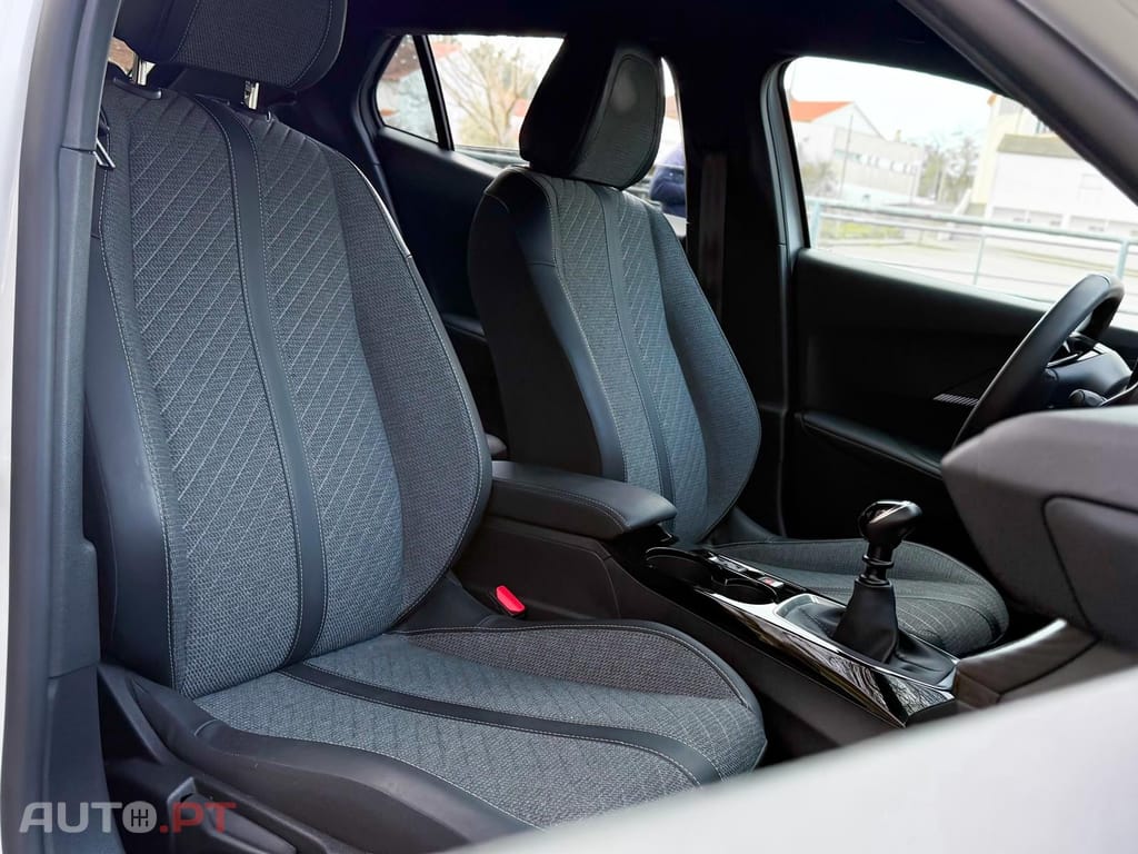 Peugeot 2008 1.2 PureTech Allure