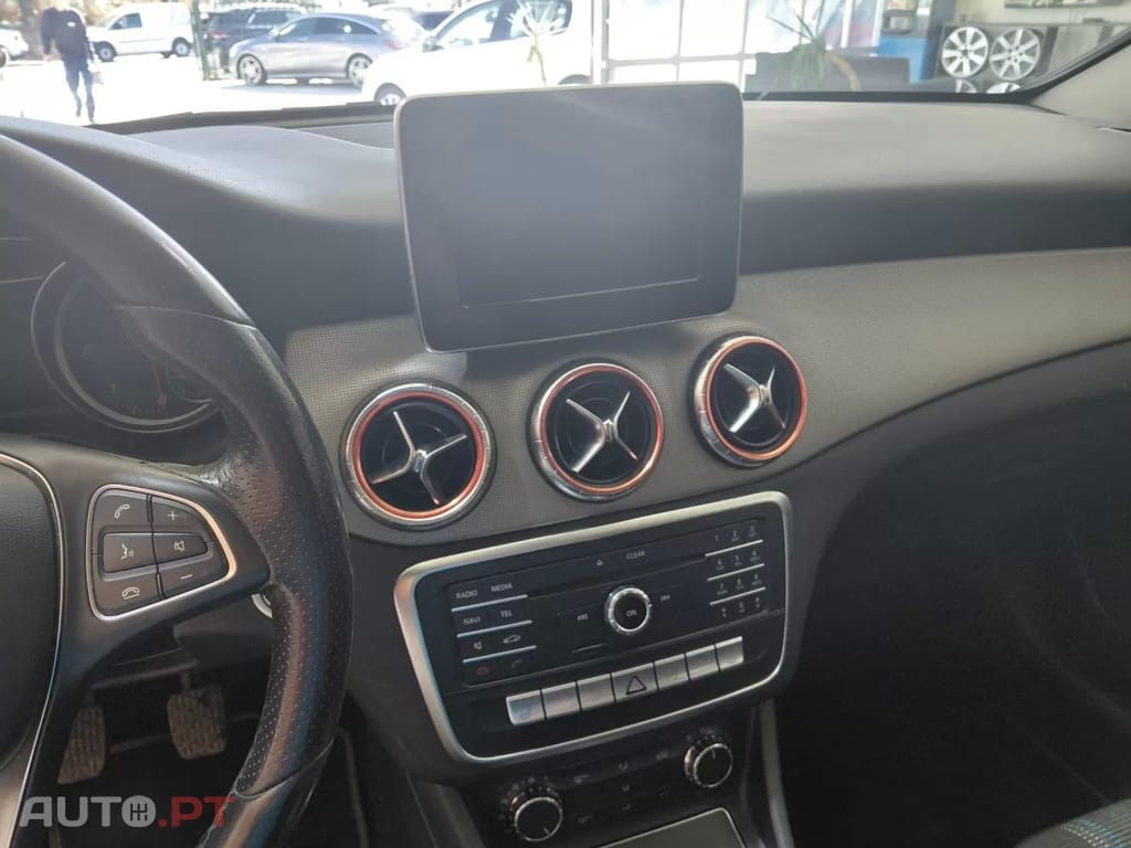 Mercedes-Benz CLA 180 d Urban