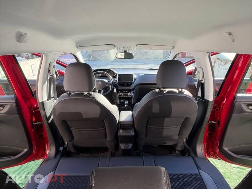 Peugeot 2008 1.2 PureTech Allure EAT6