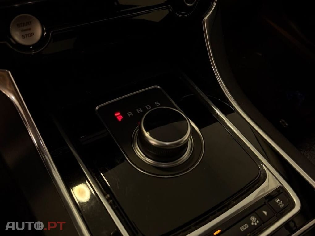 Jaguar XE 2.0 D Prestige Aut.
