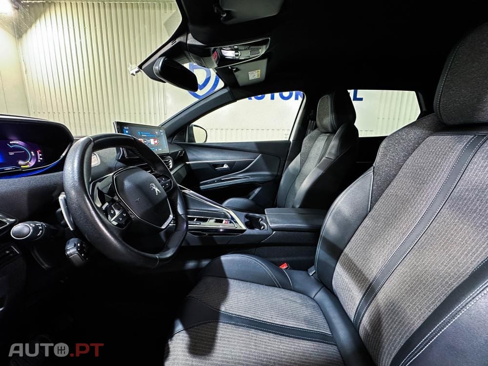 Peugeot 3008 1.2 Hybrid Allure Pack e-DCS6