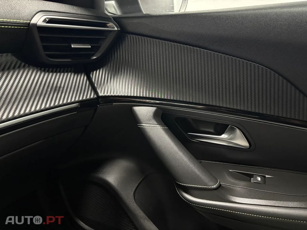 Peugeot E-2008 50 kWh GT