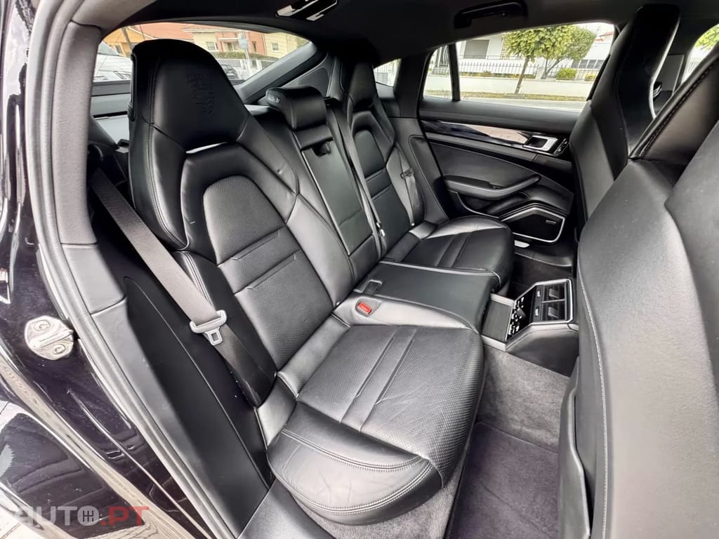Porsche Panamera 4 E-Hybrid