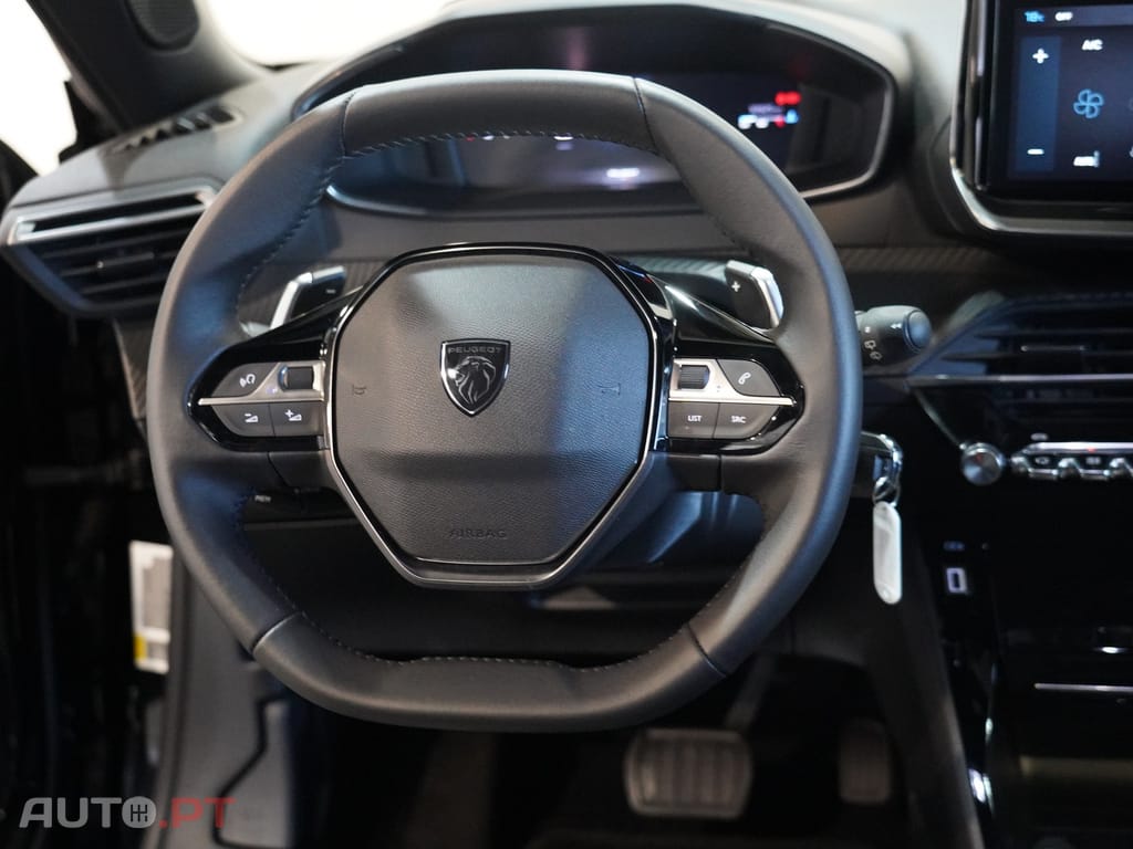 Peugeot 2008 1.2 PureTech Allure EAT8