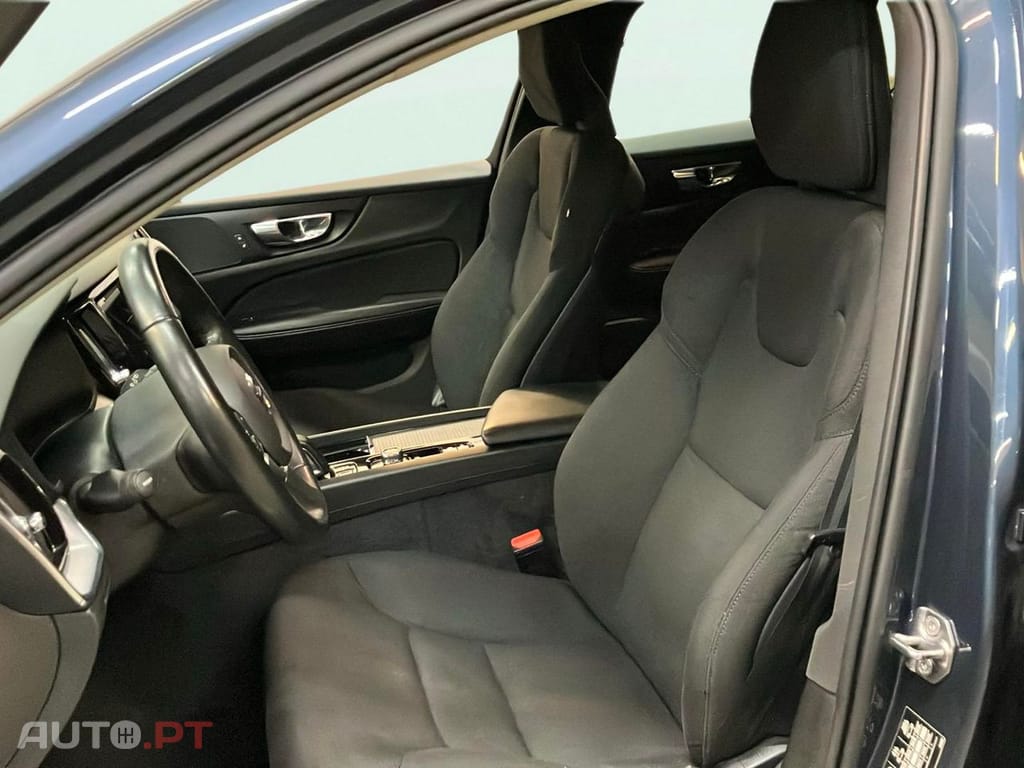 Volvo V60 2.0 B4 Momentum Plus Geartronic