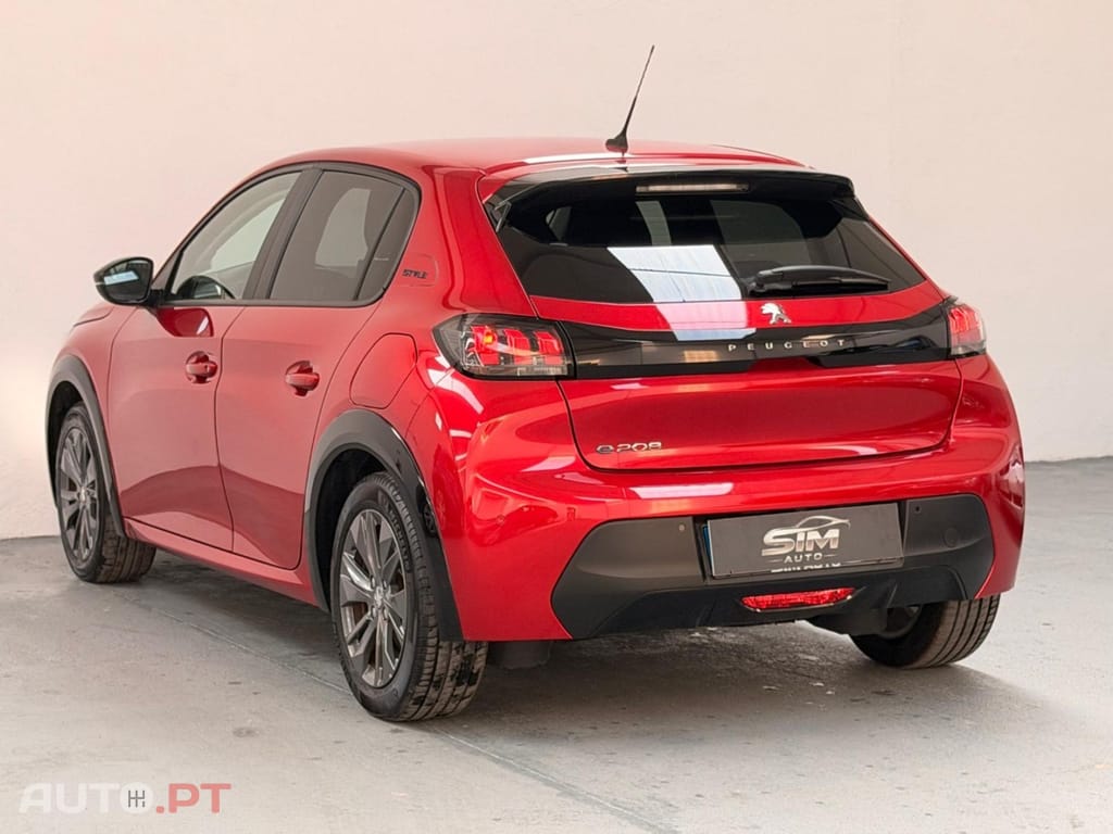 Peugeot E-208 50 kWh Style