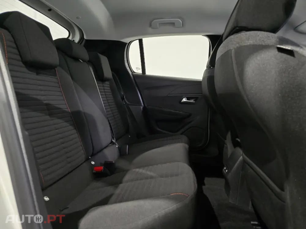Peugeot E-208 50 kWh SE Style
