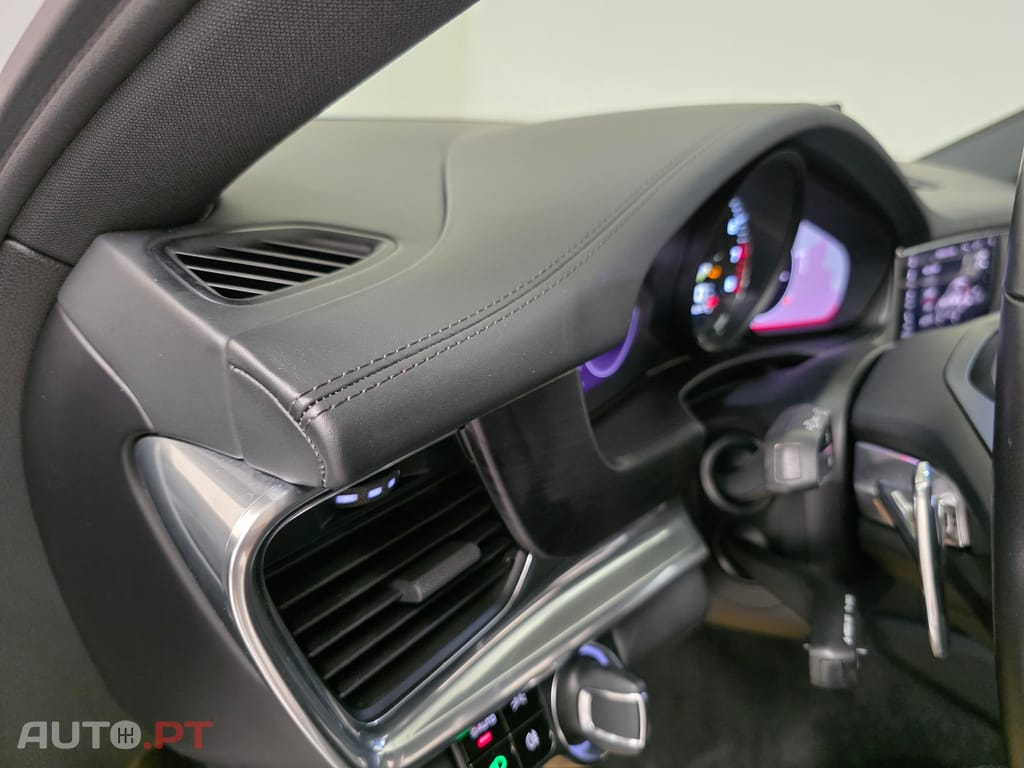 Porsche Panamera 4 e-hybrid