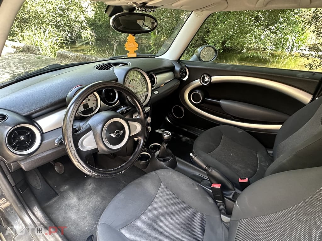 MINI Cooper Cooper D