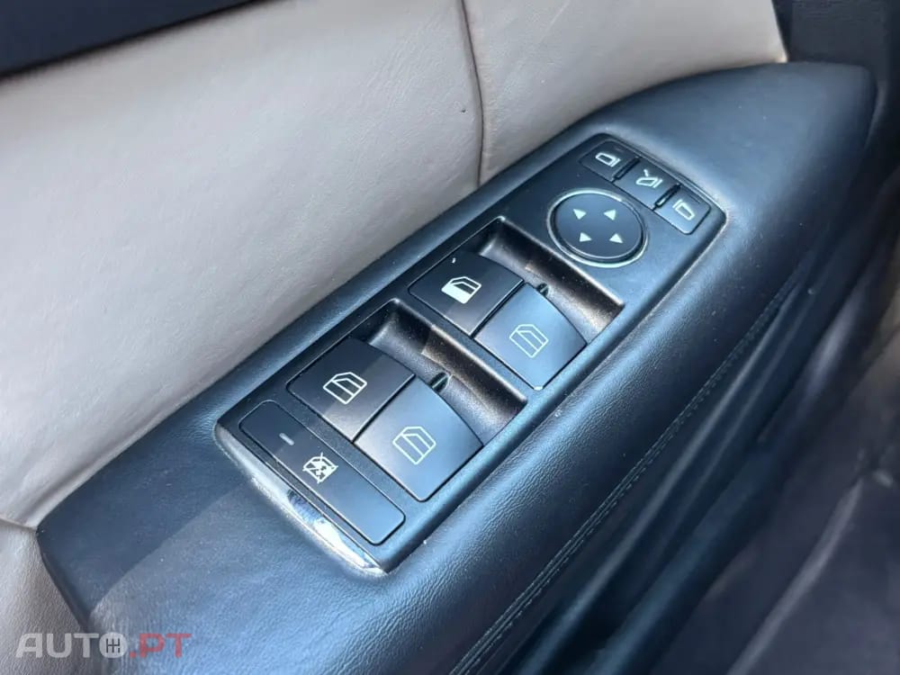 Mercedes-Benz E 350 CGi Avantgarde BlueEfficiency Auto