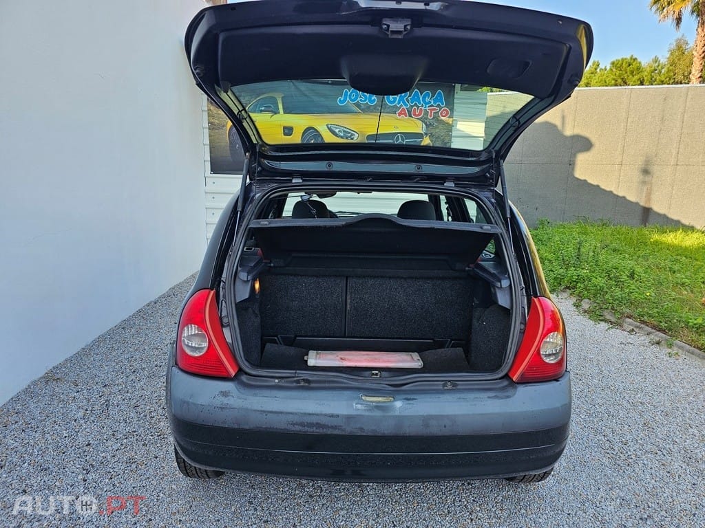 Renault Clio 1.2 16V Confort Authentique